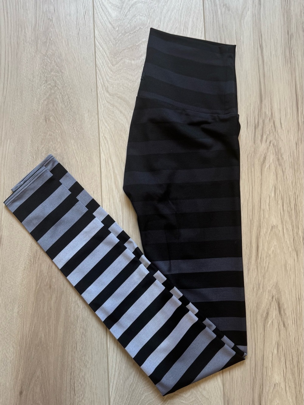 K-DEER Black and Gray Striped High-Rise Leggings